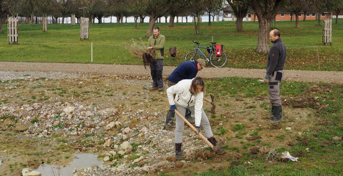Helfer bei der Pflanzaktion © philiptaxboeck