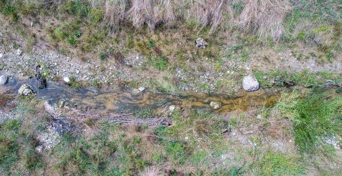 Blick von oben auf den offengelegten Mülibach